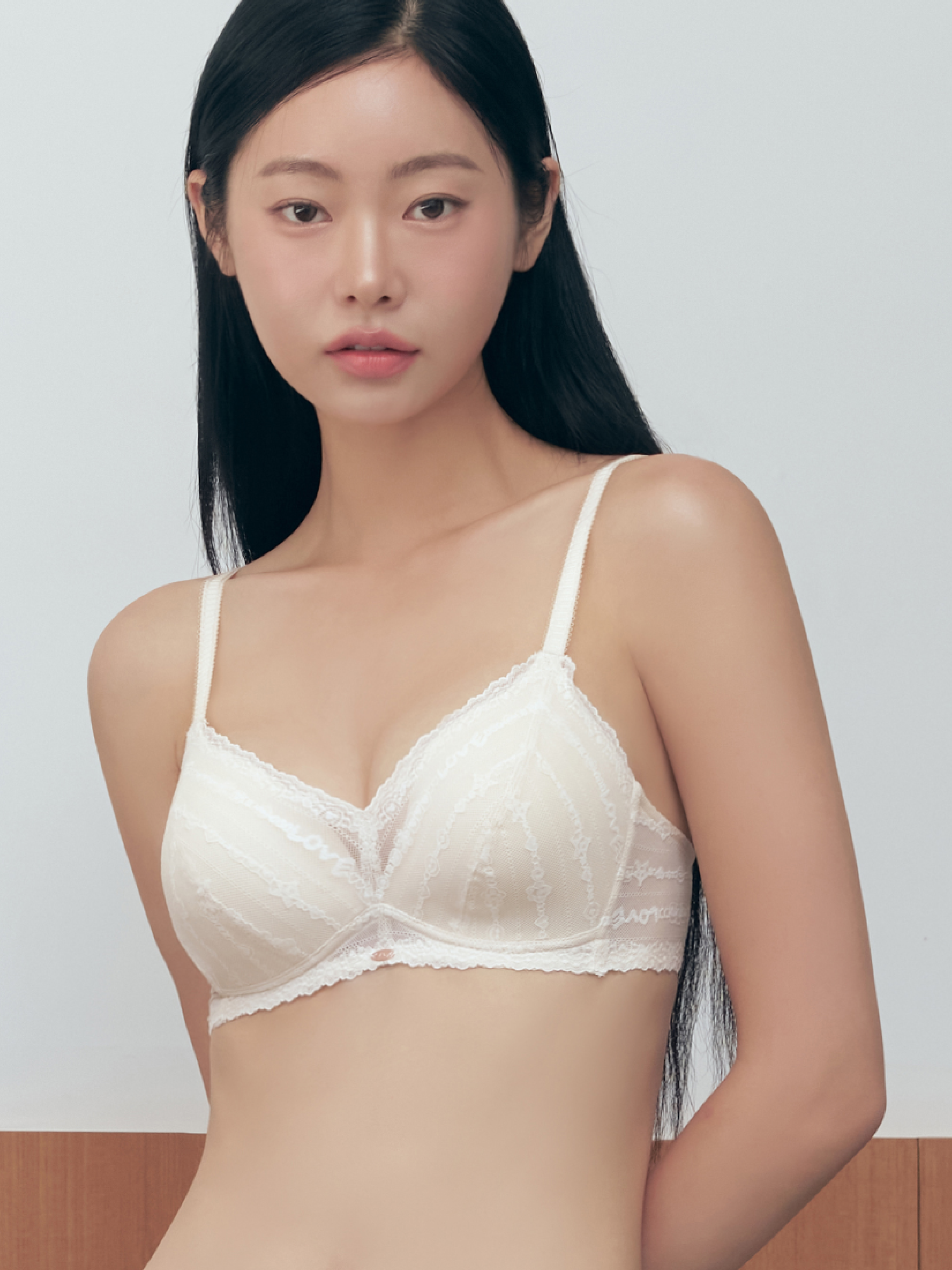A~E컵 퓨어 소프트 레이스 노와이어 브라 (SBRD637)